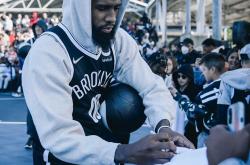 JBO电竞 - 芝加哥公牛训练开放日；加时末段手感冰凉引欢呼；NBA季后赛在即；心理建设被强调